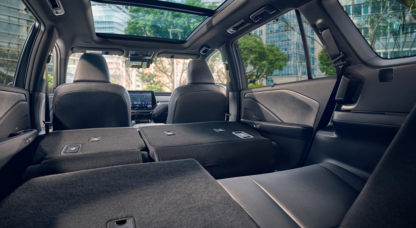 Lexus TX