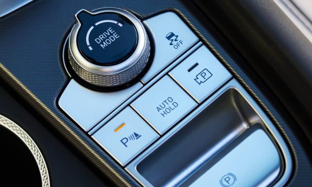 El botón oculto en tu coche que puede transformar tu experiencia de ...