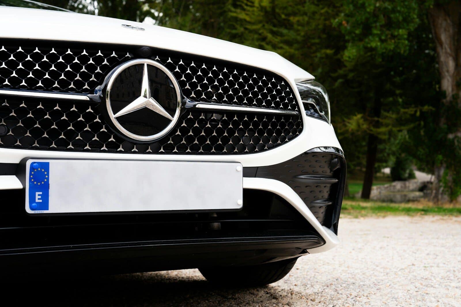 The front of a white mercedes benz benz benz benz benz benz benz benz benz benz